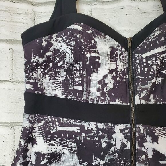 City Chic Black and white city lights zip up corset peplum size small = size 16 - Picture 3 of 10
